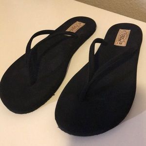 FLOJOS Black Sandals